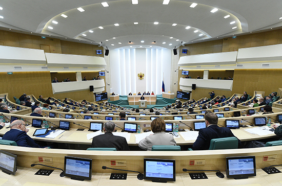 Совфед направит в МЧС запрос о причинах неприятного запаха в Москве