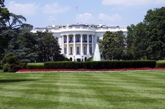 Белый дом заявил об улучшении отношений США и России 