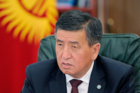 Глава Киргизии запретил перекрывать дороги во время проезда президентского кортежа