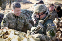 Вашингтон не рискнёт начать масштабные поставки оружия на Украину, считает политолог