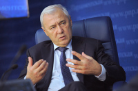 Аксаков предложил приостанавливать действие загранпаспортов руководителей проблемных банков