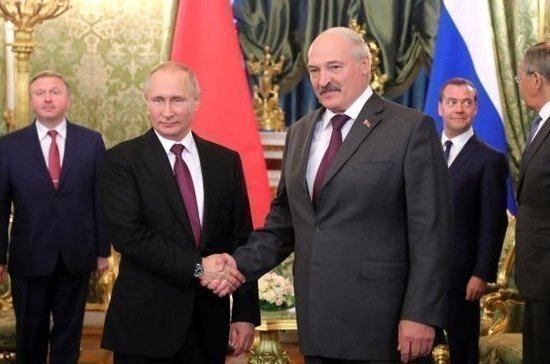 Путин в поздравлении Лукашенко призвал укреплять интеграцию