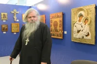 Иконы, перед которыми молились русские военные перед решающими сражениями, уникальные образа древних эпох, а также настоящие жемчужины музейных хранилищ — всё это можно увидеть воочию на выставке, которая проходит в стенах Госдумы.