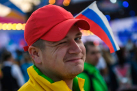 ОКР опроверг запрет на российские флаги для болельщиков на Играх