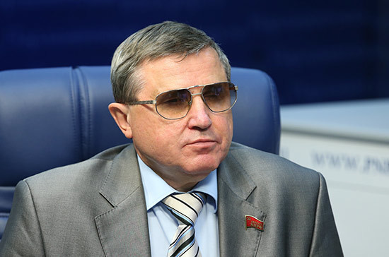 Смолин рассказал, сколько студентов в России учится бесплатно