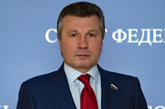 Васильев прокомментировал повышение инвестрейтинга России 