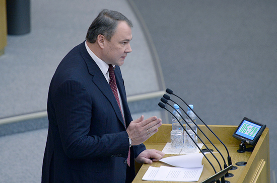 Толстой назвал «кремлёвский доклад» попыткой повлиять на избирательную кампанию в России