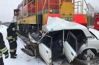 В Курской области столкновение поезда с легковушкой закончилось трагически 