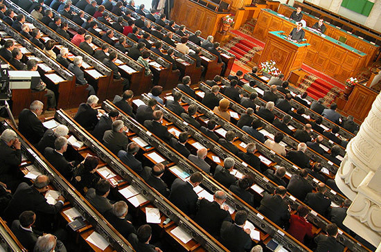 Парламент Таджикистана решил выйти на прямую связь с народом