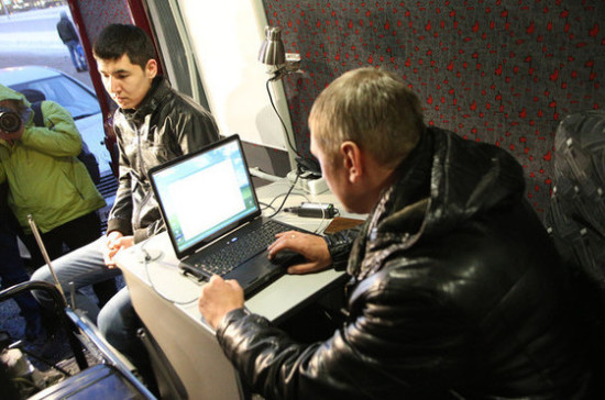 Желающим работать в России иностранцам помогут с поиском вакансий