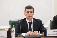 Реальные зарплаты россиян в 2018 году могут повыситься на 4%, считает Топилин