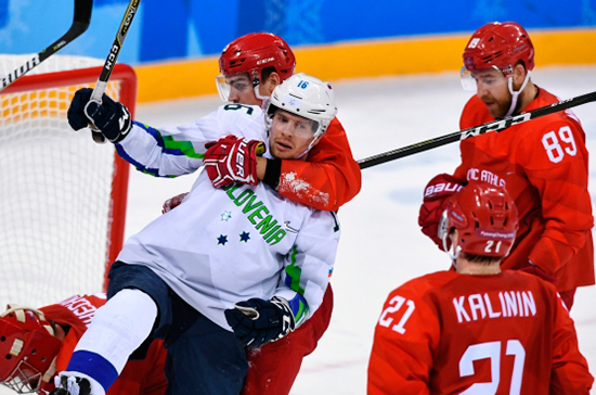 Российские хоккеисты обыграли сборную Словении в Пхёнчхане