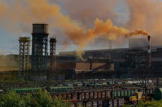 В Нижнем Новгороде жители жалуются на появление фиолетового и жёлтого дыма