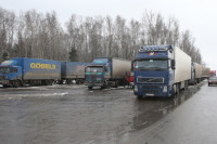На границе в Брянской области застряли более 250 фур из-за снегопада на Украине