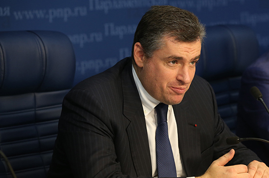 Госдума пригласила 318 иностранных наблюдателей на выборы президента, заявил Слуцкий