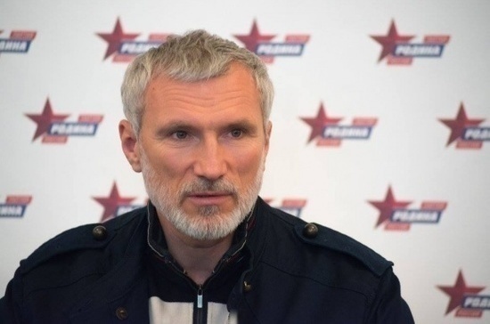 Машину депутата Госдумы обстреляли в Донбассе