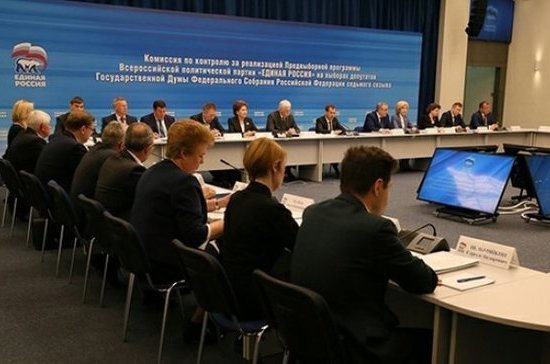 Правительство и Центробанк продолжат расчистку банковского сектора, заявил Медведев