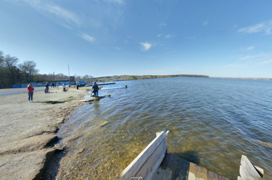 Жители Екатеринбурга через суд заставили мэрию снести забор, окружающий озеро Шарташ
