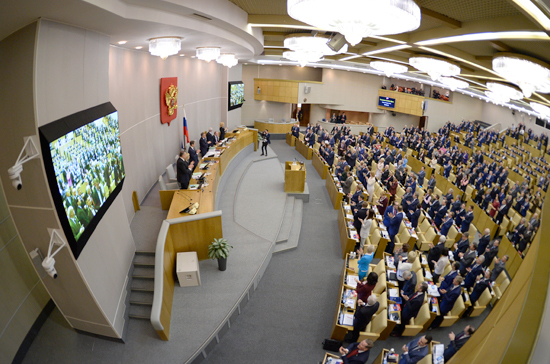 Депутаты поздравили Владимира Путина с победой на выборах