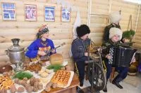 Помимо достижений представители Забайкальского края порадовали сенаторов также народными песнями и танцами. Фото: ПГ / Игорь Самохвалов