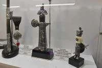 Забайкальский край - родина Жигжита Баясхаланова - ювелира-оружейника, участника международных и всероссийских выставок. Свои композиции художник представил и в Совете Федерации. Фото: ПГ / Игорь Самохвалов