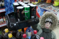 Запрещённые алкоэнергетики продают в каждом десятом российском магазине