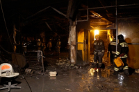 Спасатели завершают поиски на месте пожара в ТЦ в Кемерове 
