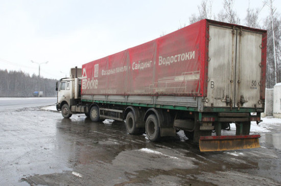 В Ленинградской области запретят на весь апрель движение большегрузов по региональным трассам 