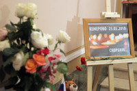 В Петербурге прошли сразу две акции памяти жертв трагедии в Кемерове