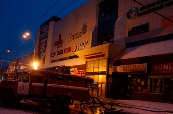 Семьи погибших при пожаре в ТЦ &laquo;Зимняя вишня&raquo; пожаловались на аферистов