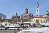 Волоколамск – патриархальный городок в ста с небольшим километров от Москвы. Двухэтажные здания, симпатичные церковки, аляповатые вывески ресторанчиков и магазинов. Фото: ПГ / Игорь Самохвалов
