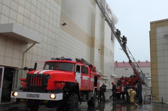 МЧС передало следователям документацию о работе пожарных в кемеровском ТЦ