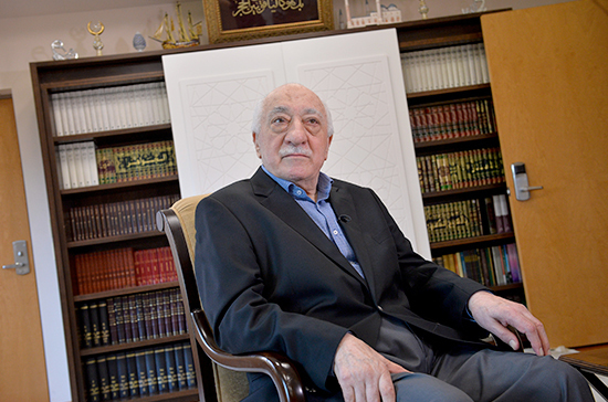 Турецкий суд решил арестовать Гюлена по делу об убийстве российского посла 