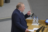 Шаманов призвал взвешенно и аккуратно реагировать на политические провокации
