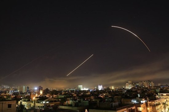 США, Франция и Великобритания сбросили бомбы на Сирию