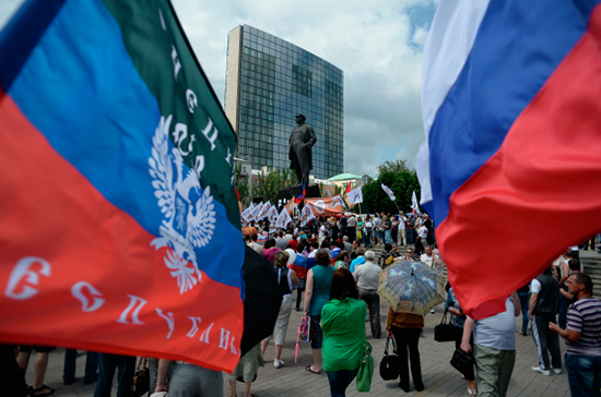 Жители Донбасса должны быстрее получать российское гражданство