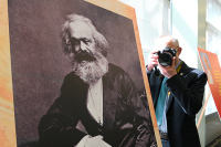 В Госдуме открылась выставка в честь юбилея Карла Маркса