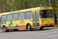 Вступление в силу требований к возрасту автобусов для перевозки детей вновь отложили