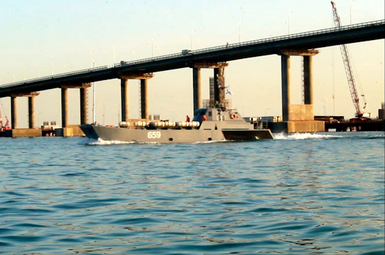 Противодиверсионный катер Черноморского флота вошёл в Азовское море