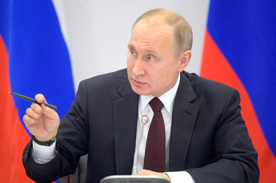 Необходимо укреплять экономический суверенитет России, заявил Путин