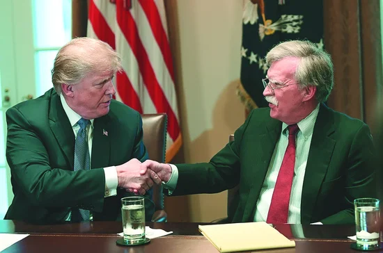 Президент США Дональд Трамп и его советник по национальной безопасности Джон Болтон по Ирану, кажется, договорились / Фото AP Photo/TASS