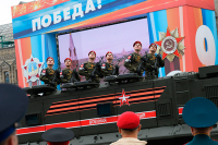 «Терминатор» прошел на Параде в Москве