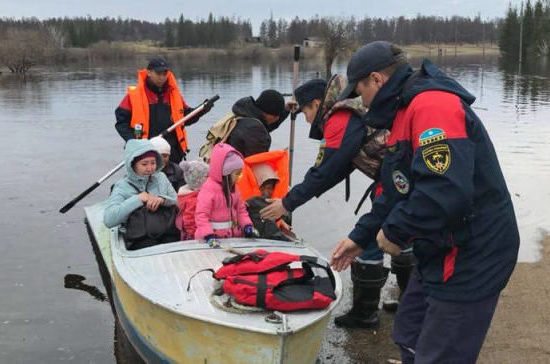 Три тонны взрывчатки не помогли в борьбе с паводком в Якутии