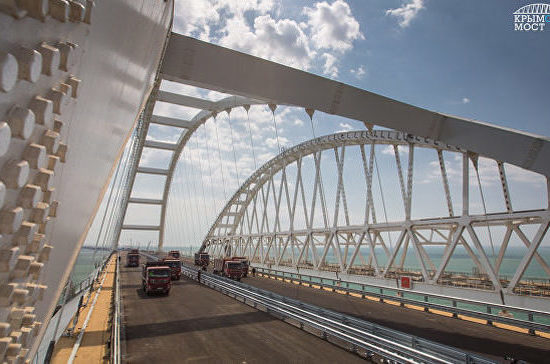 В Керчи по путепроводу к Крымскому мосту запустили рабочее движение