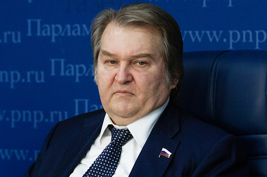 Емельянов призвал правительство сосредоточиться на экономическом росте