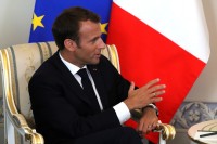 Президент Франции признал за Россией роль сильного лидера