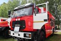 Запас воды у пожарной автоцистерны «Урал-43206 » - 3200 литров, а ёмкость пеноблока - 200 литров.Фото: ПГ/Дмитрий Гончарук