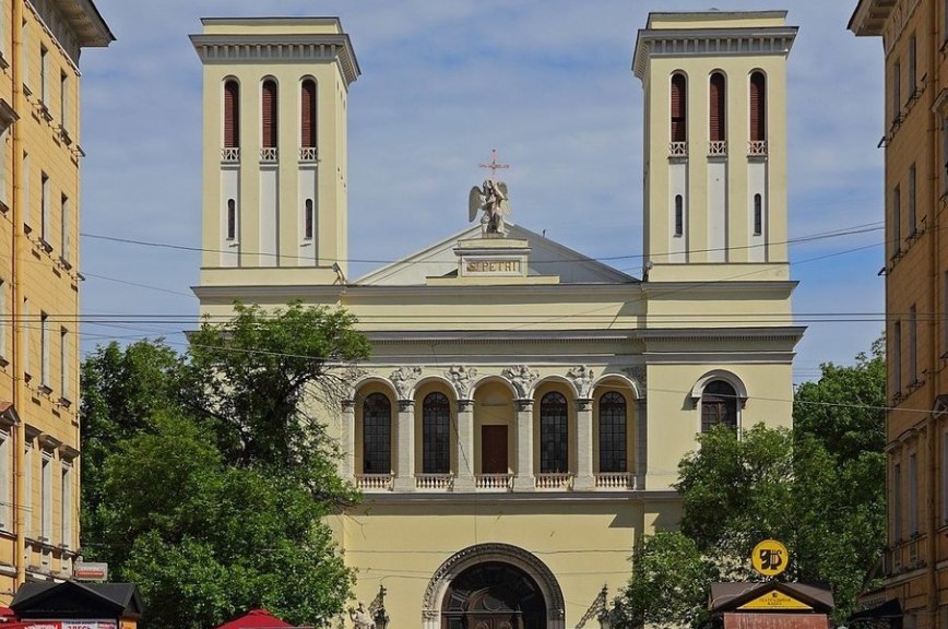 Храм Апостола Петра на Невском проспекте отреставрируют до конца 2018 года