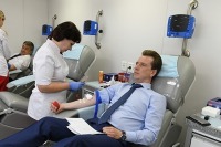 В День донора законодатели поделились кровью