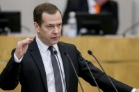 Медведев поздравил врачей с Днём медика